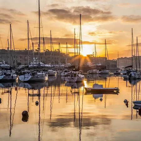 Stylish 2 Bedroom In An Amazing Location * Sliema