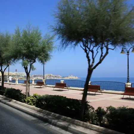 Stylish 2 Bedroom In An Amazing Location Διαμέρισμα